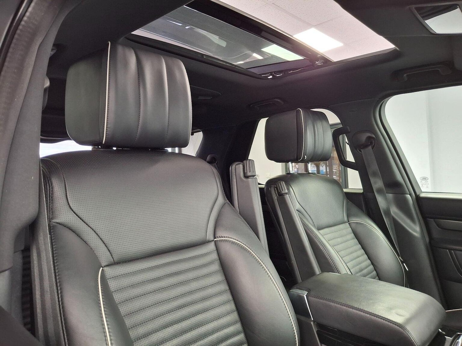 Used Land Rover Discovery 2019 for sale - 76369294: Photo 33