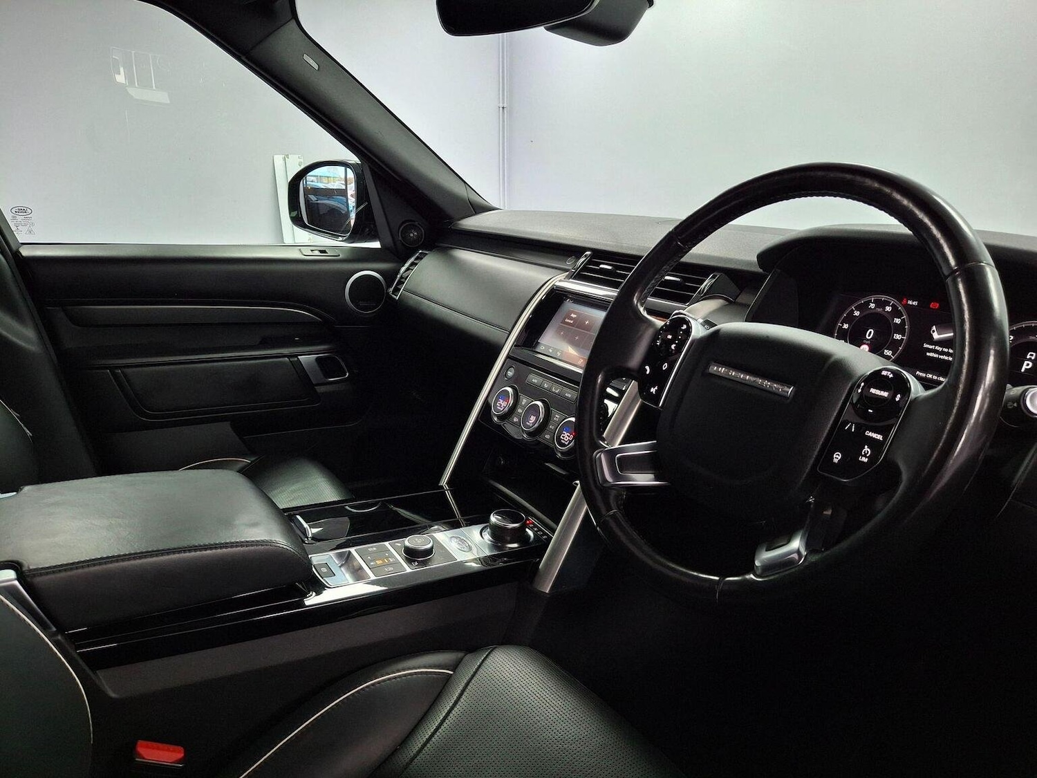 Used Land Rover Discovery 2019 for sale - 76369294: Photo 64