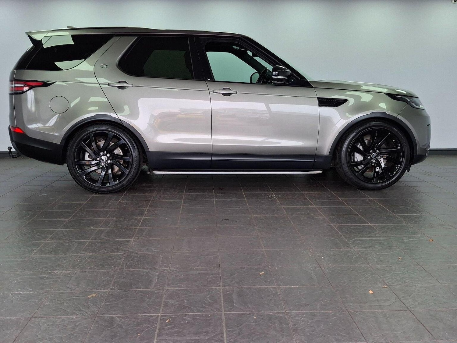 Used Land Rover Discovery 2019 for sale - 76369294: Photo 76