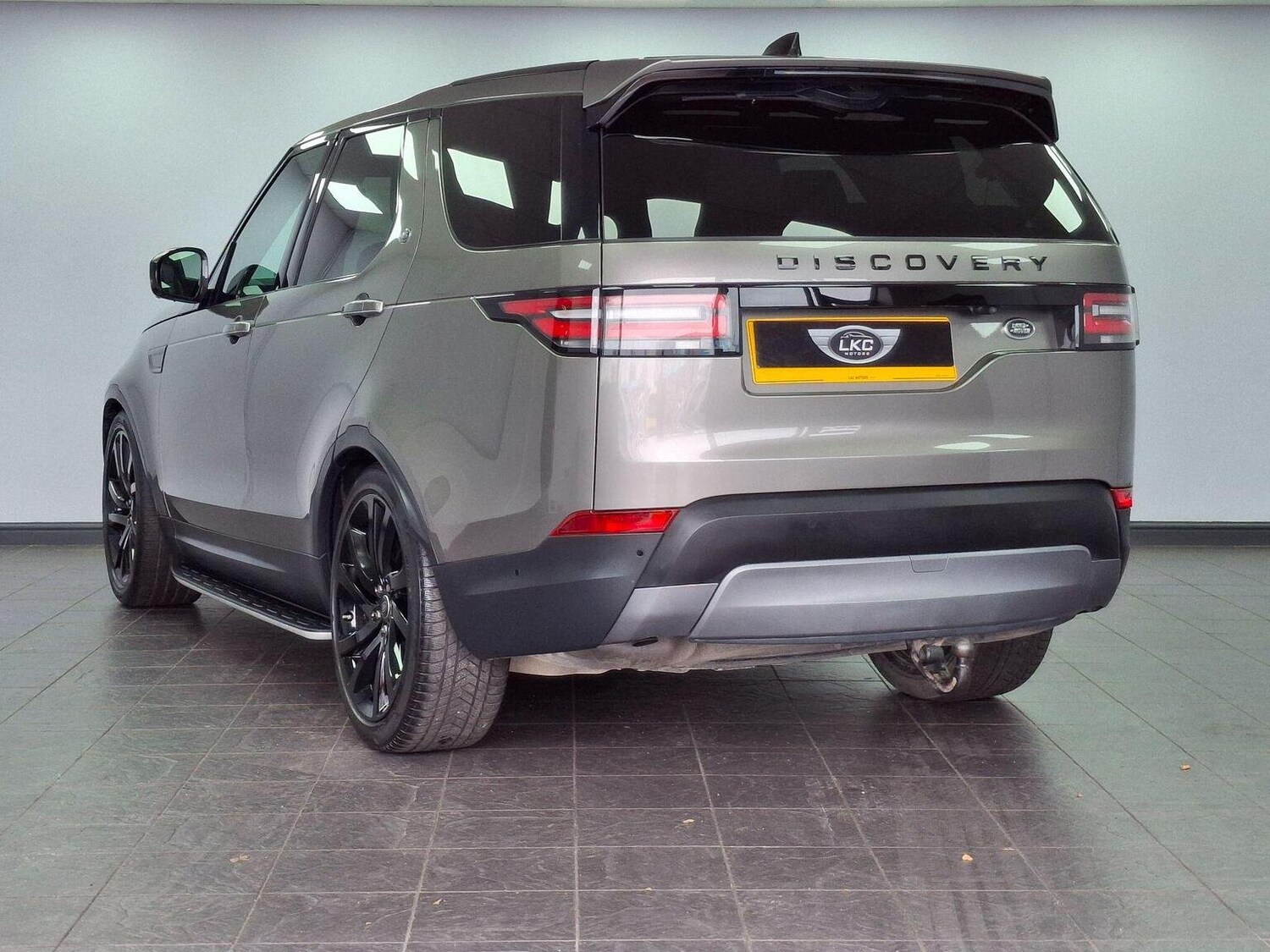 Used Land Rover Discovery 2019 for sale - 76369294: Photo 77