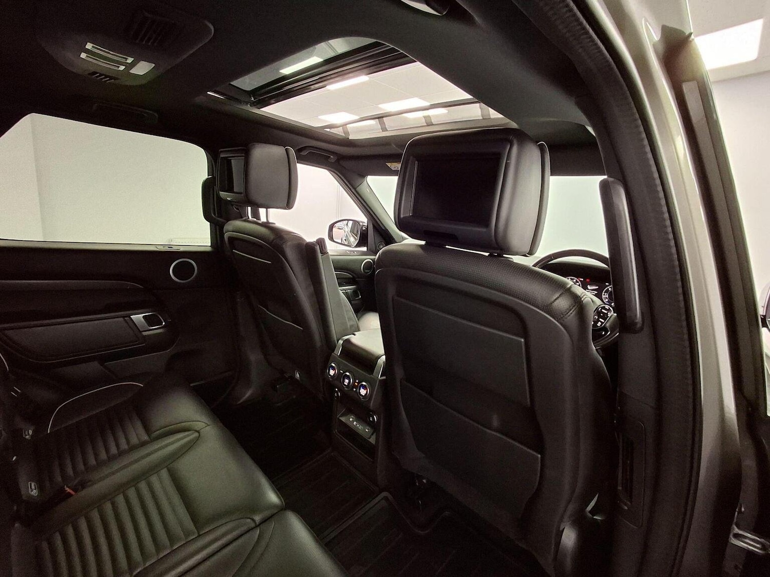 Used Land Rover Discovery 2019 for sale - 76369294: Photo 86