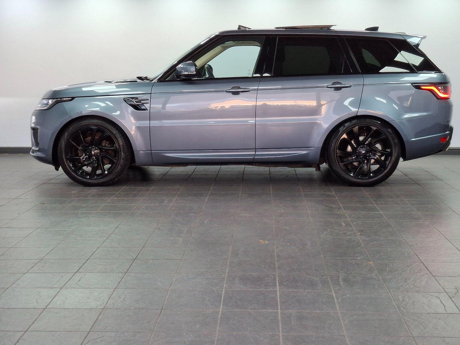 Used Land Rover Range Rover Sport 2019 for sale - 77049266: Photo 2