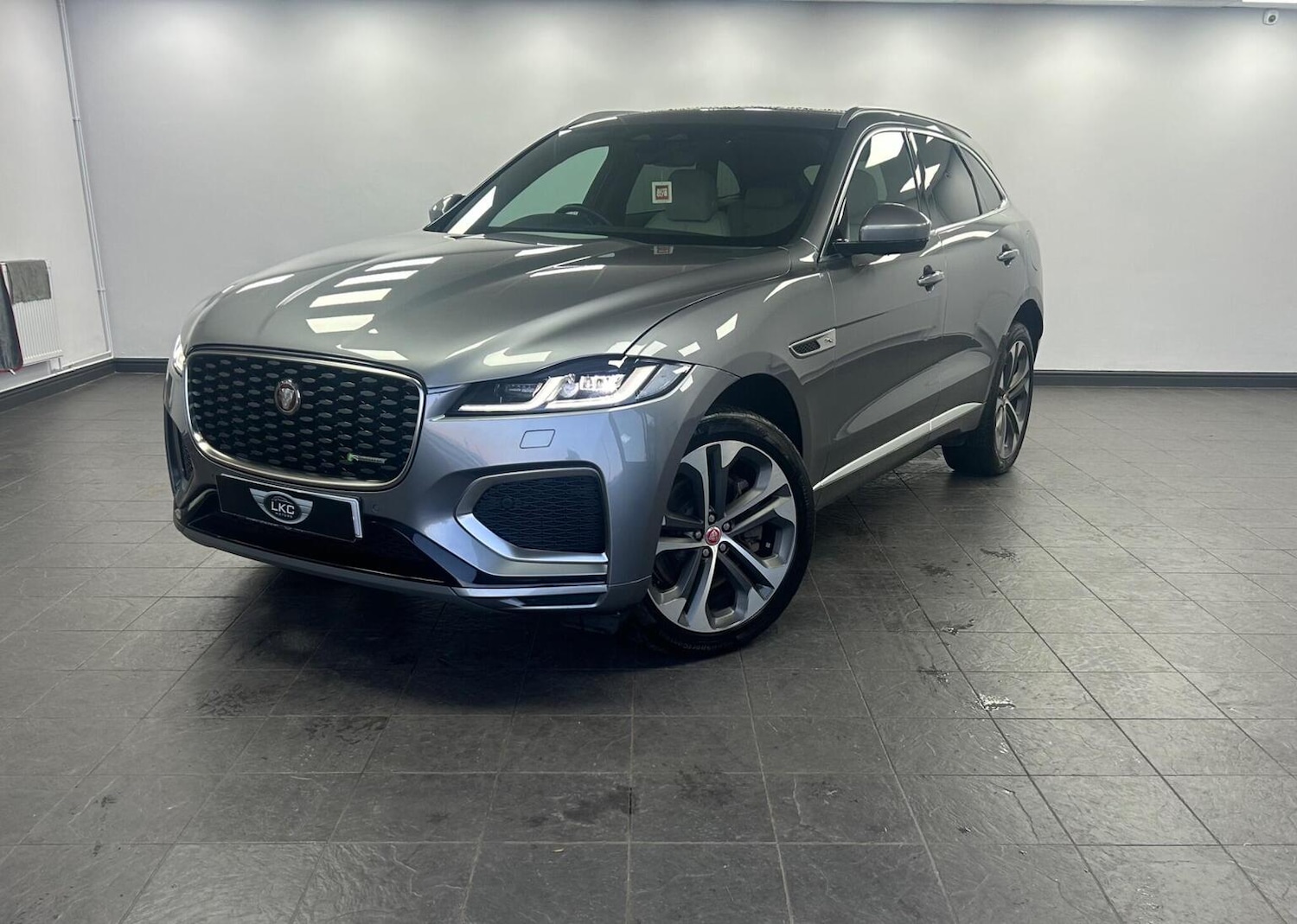 Used Jaguar F-Pace 2022 for sale - 76974389: Photo 1