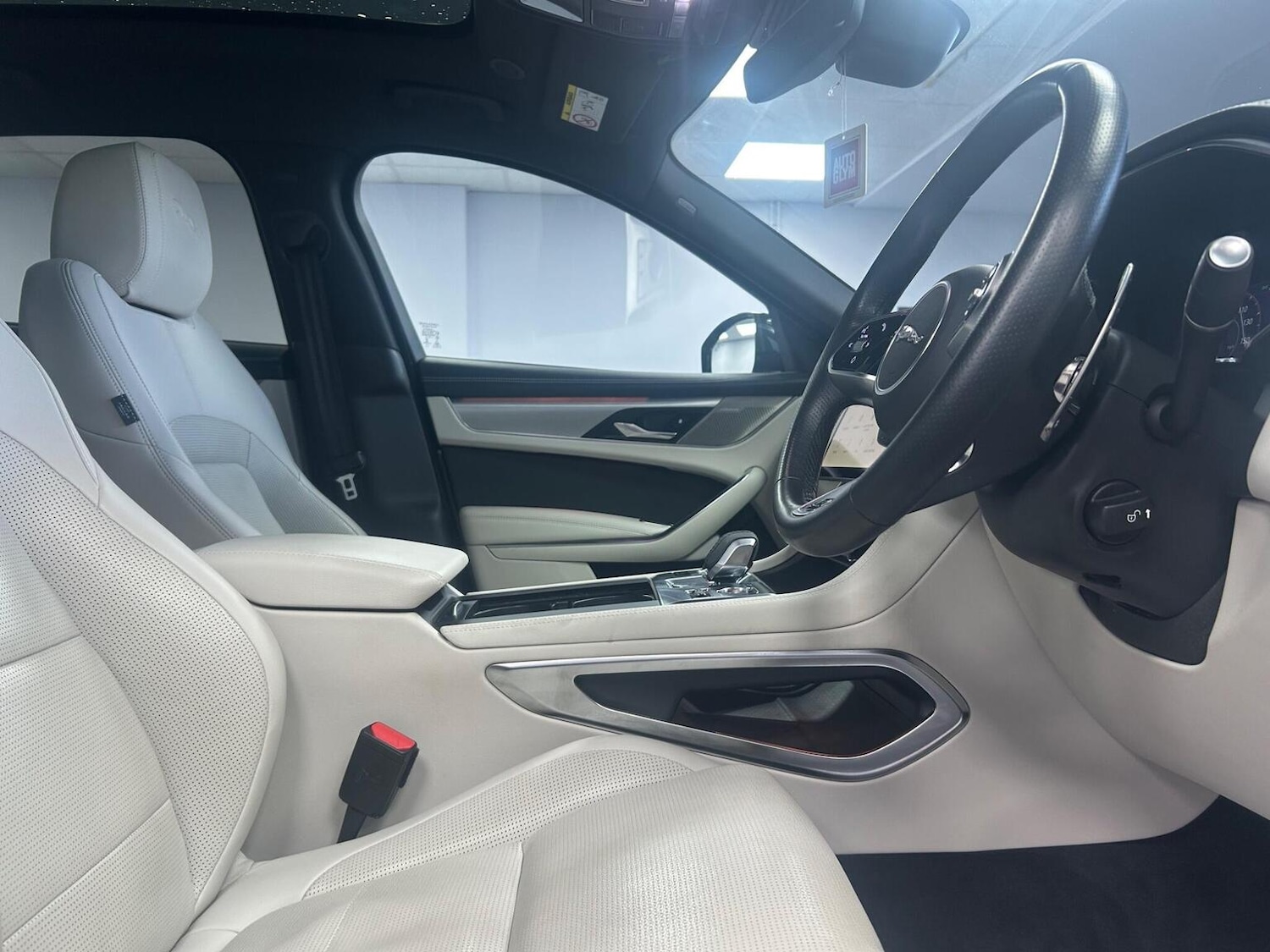 Used Jaguar F-Pace 2022 for sale - 76974389: Photo 10