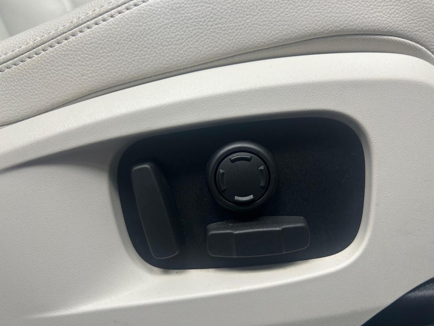 Used Jaguar F-Pace 2022 for sale - 76974389: Photo 16