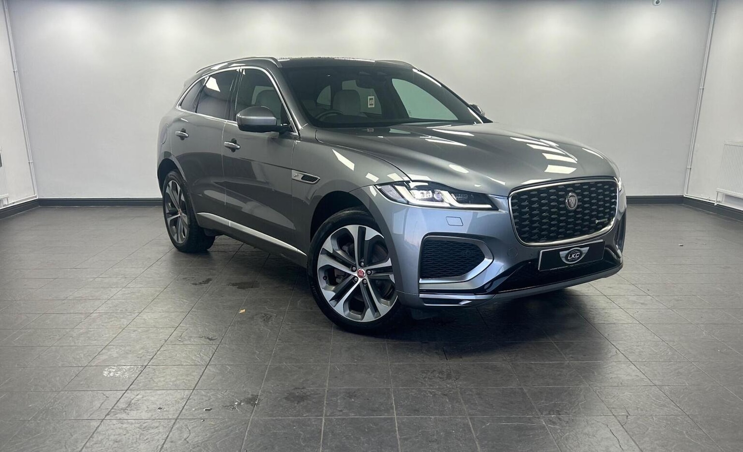 Used Jaguar F-Pace 2022 for sale - 76974389: Photo 3