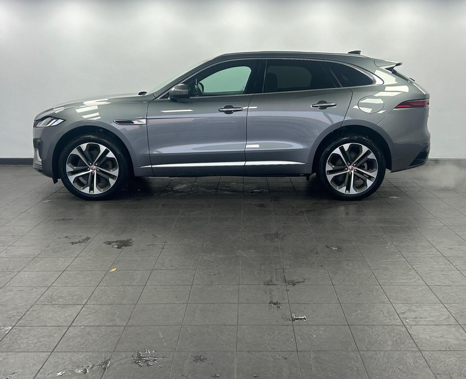 Used Jaguar F-Pace 2022 for sale - 76974389: Photo 5