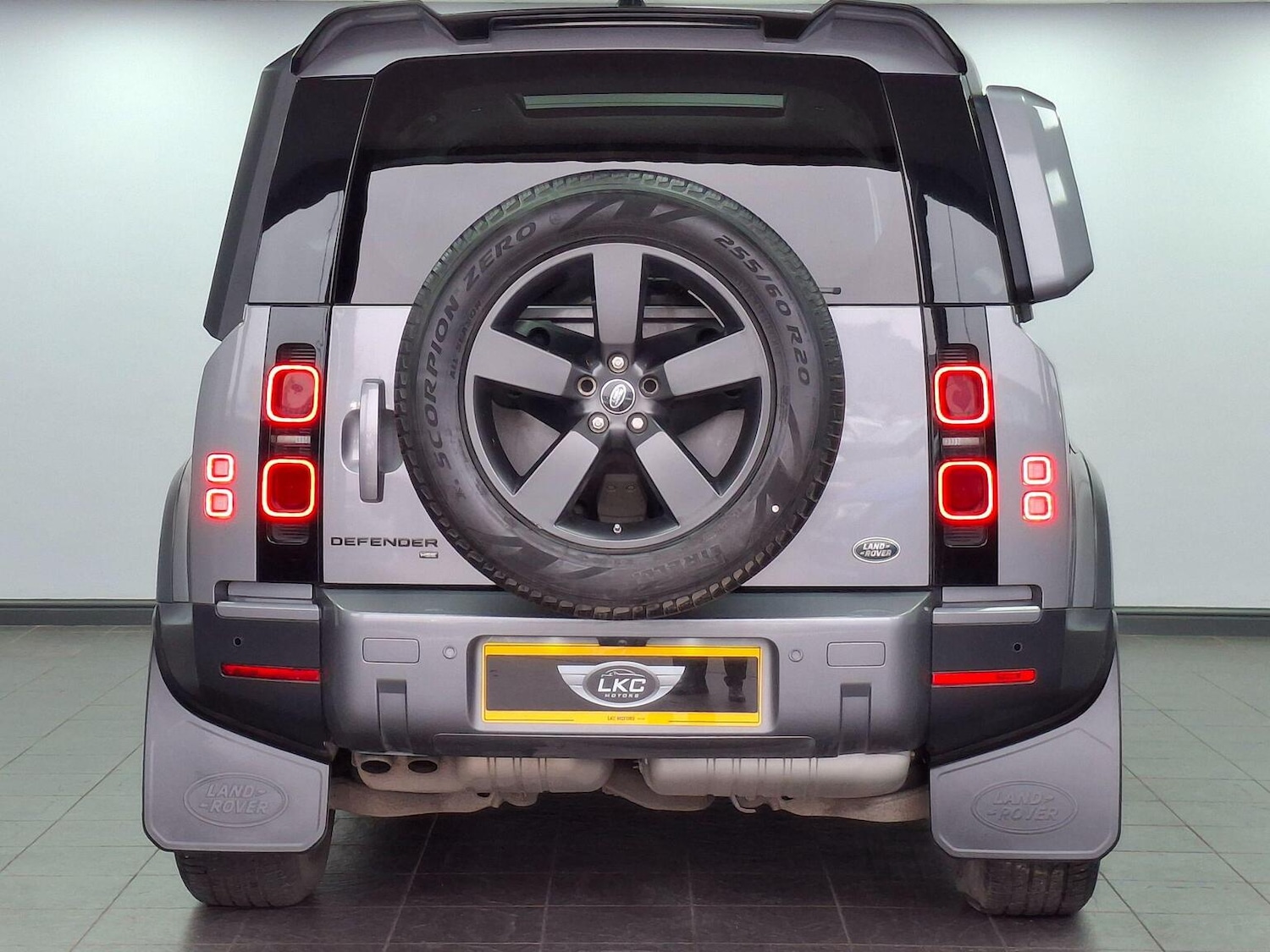 Used Land Rover Defender 2020 for sale - 77781794: Photo 18