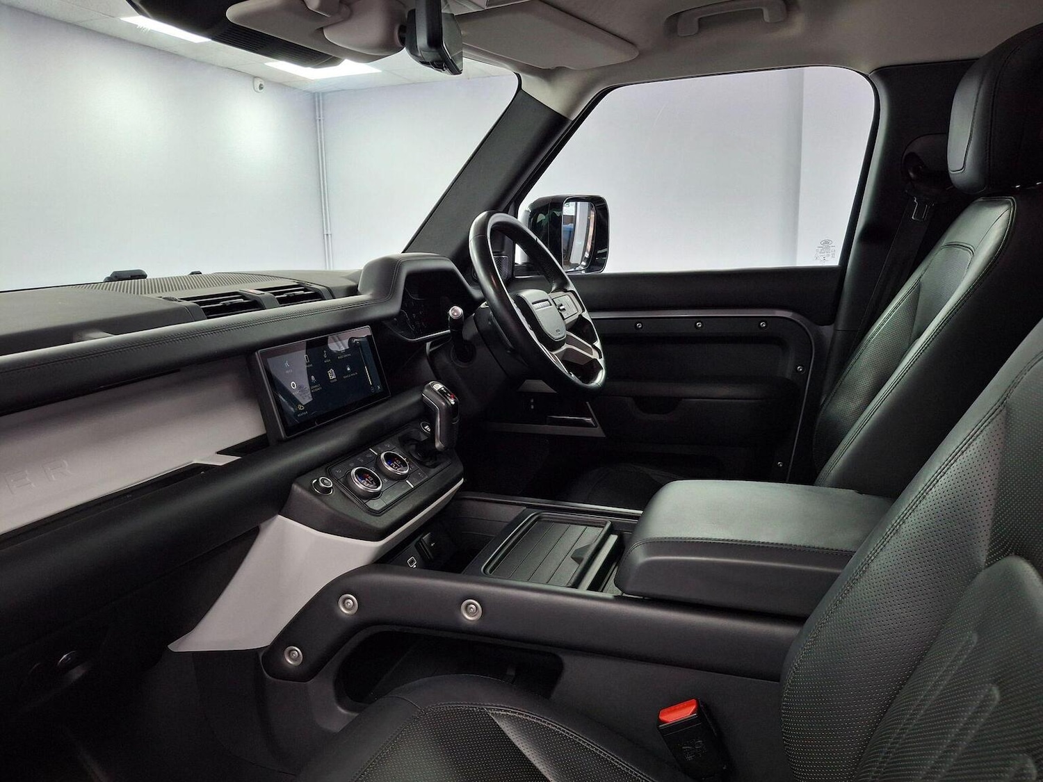 Used Land Rover Defender 2020 for sale - 77781794: Photo 21