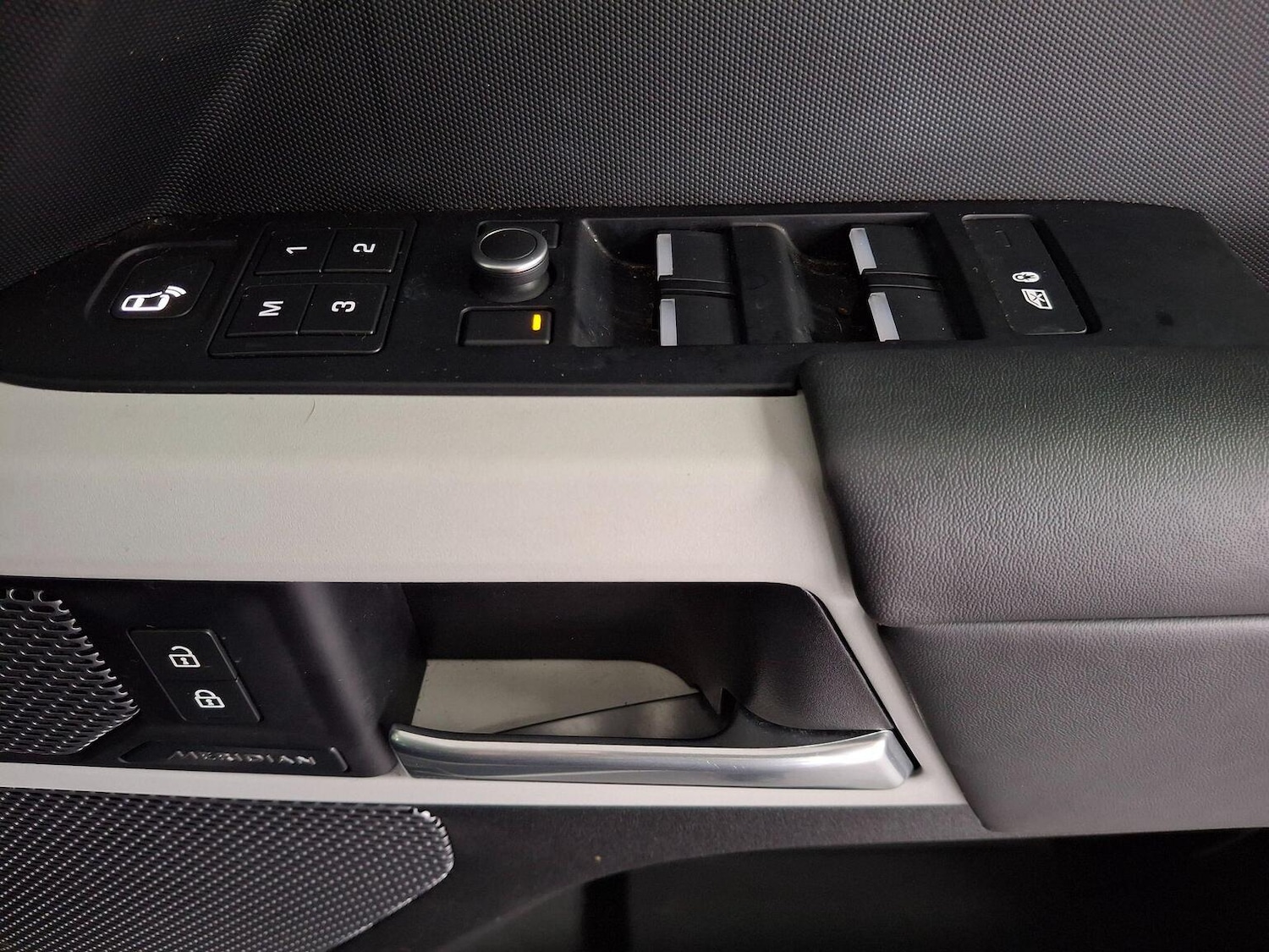 Used Land Rover Defender 2020 for sale - 77781794: Photo 40