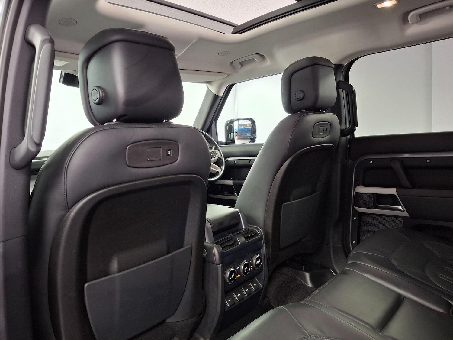 Used Land Rover Defender 2020 for sale - 77781794: Photo 65