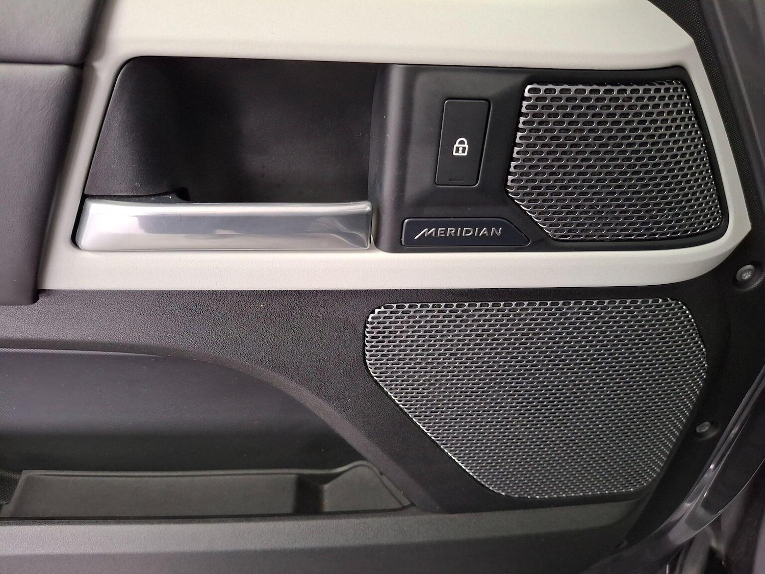 Used Land Rover Defender 2020 for sale - 77781794: Photo 77