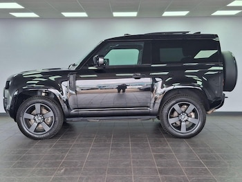 Used Land Rover Defender 2024 for sale - 78502595: Photo