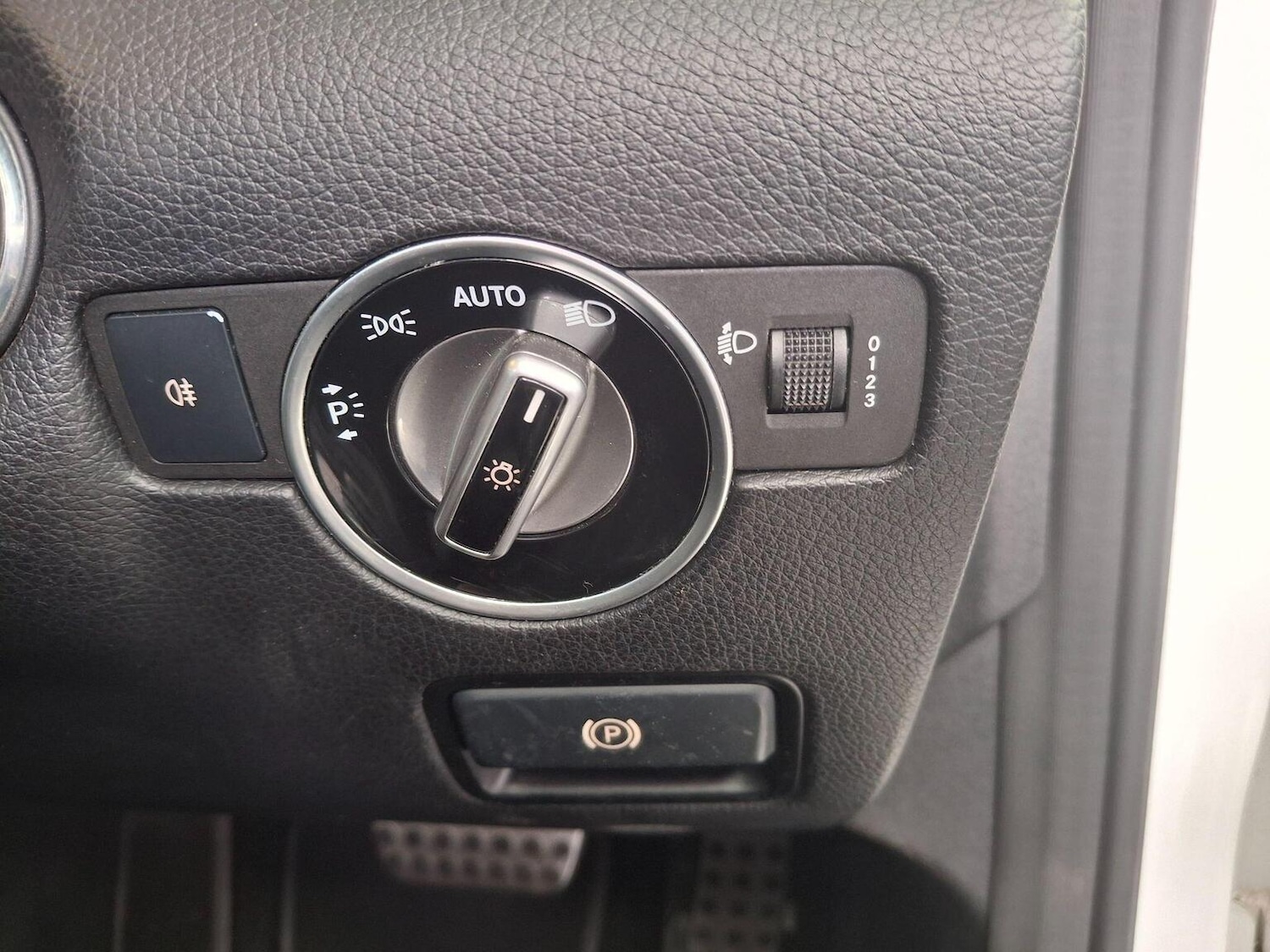 Used Mercedes-Benz SLK 2015 for sale - 78018328: Photo 18