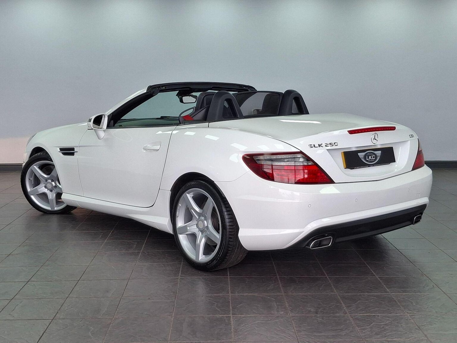 Used Mercedes-Benz SLK 2015 for sale - 78018328: Photo 32