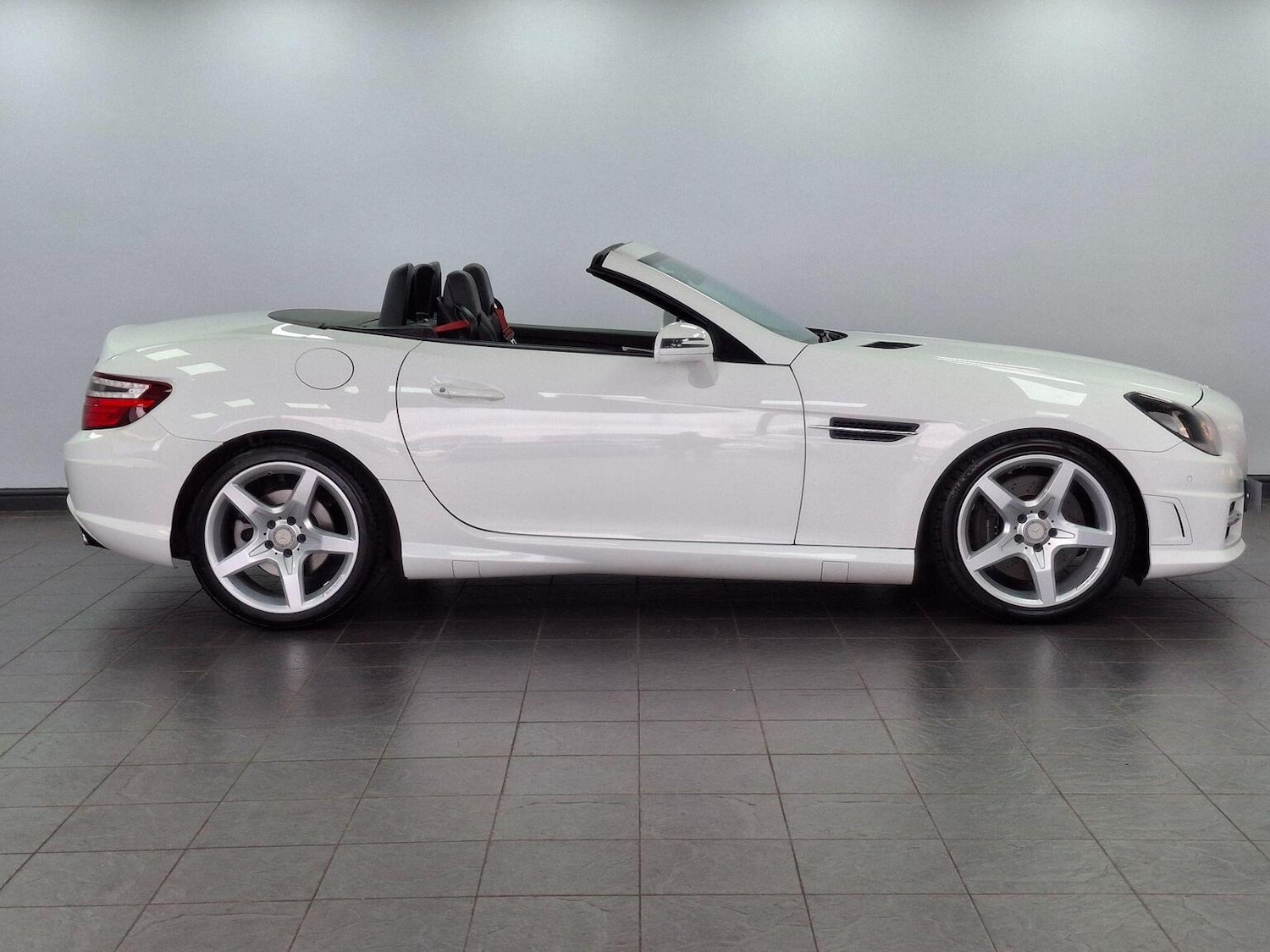 Used Mercedes-Benz SLK 2015 for sale - 78018328: Photo 9