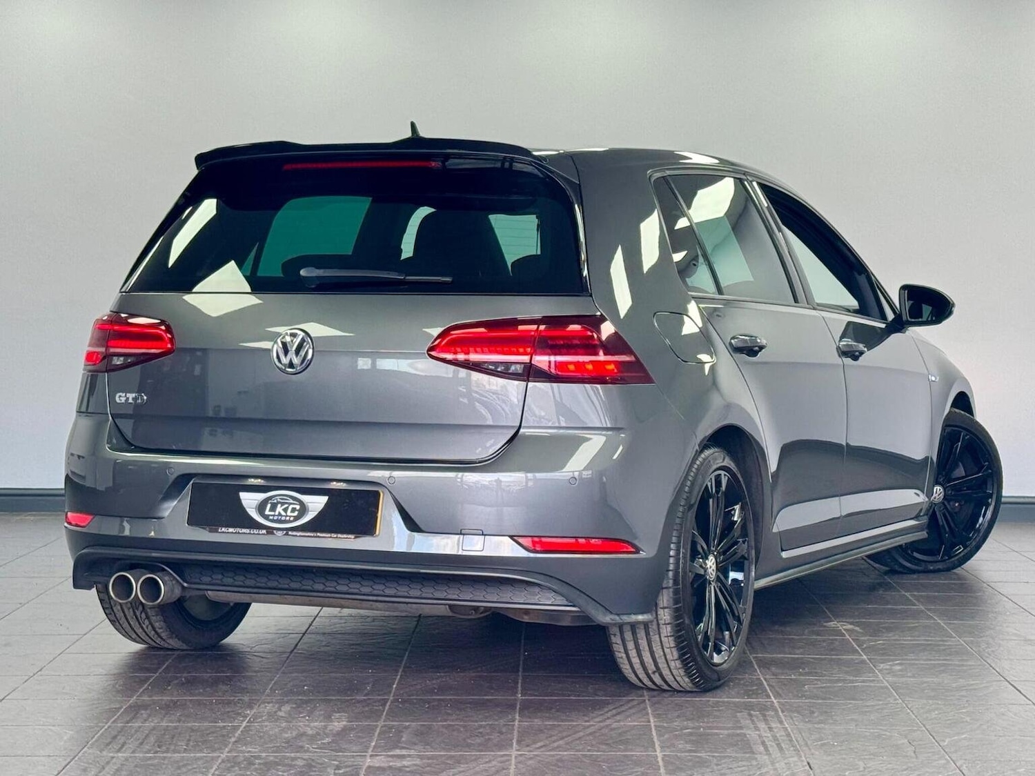 Used Volkswagen Golf 2018 for sale - 76397071: Photo 2