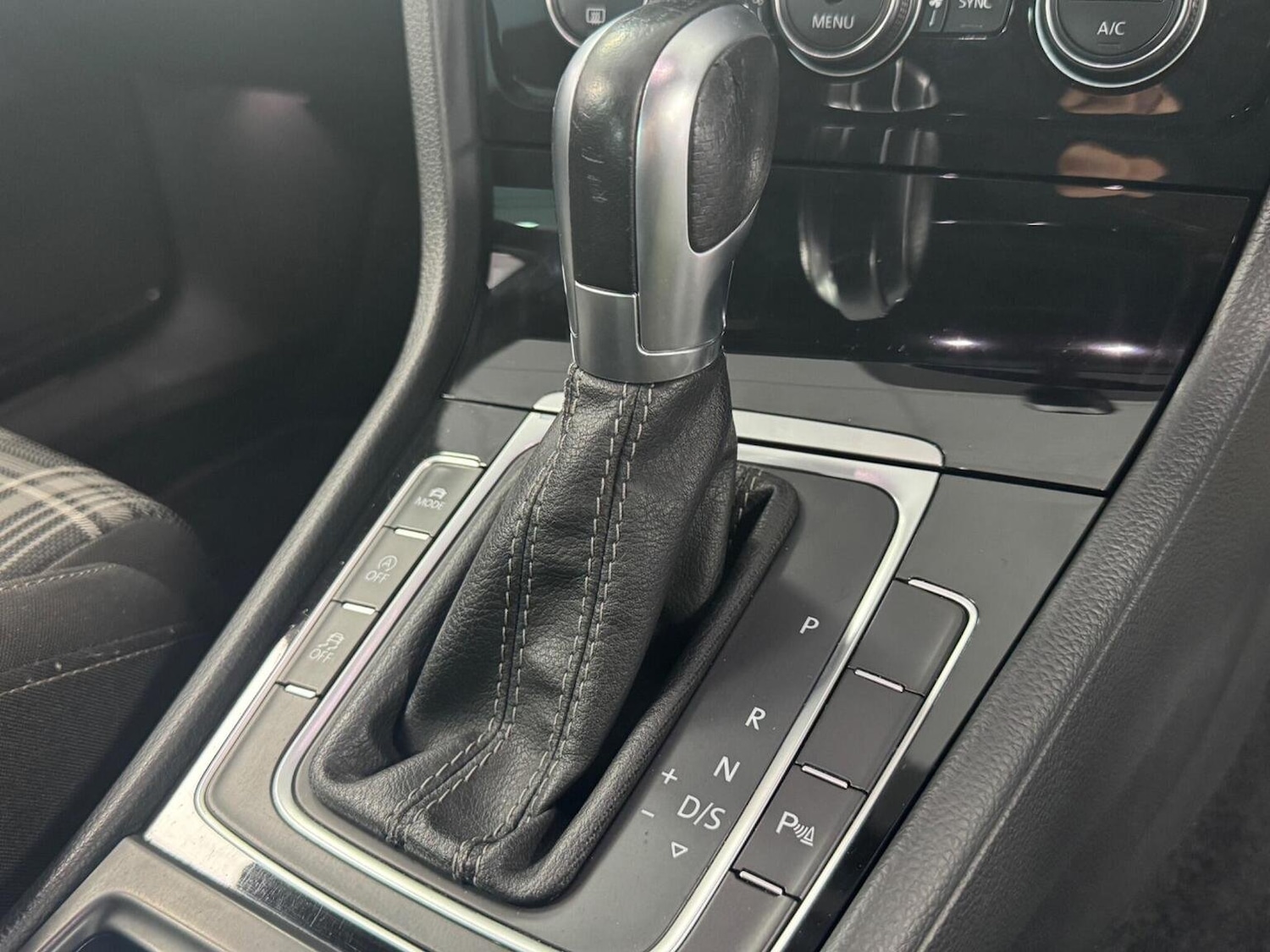 Used Volkswagen Golf 2018 for sale - 76397071: Photo 5