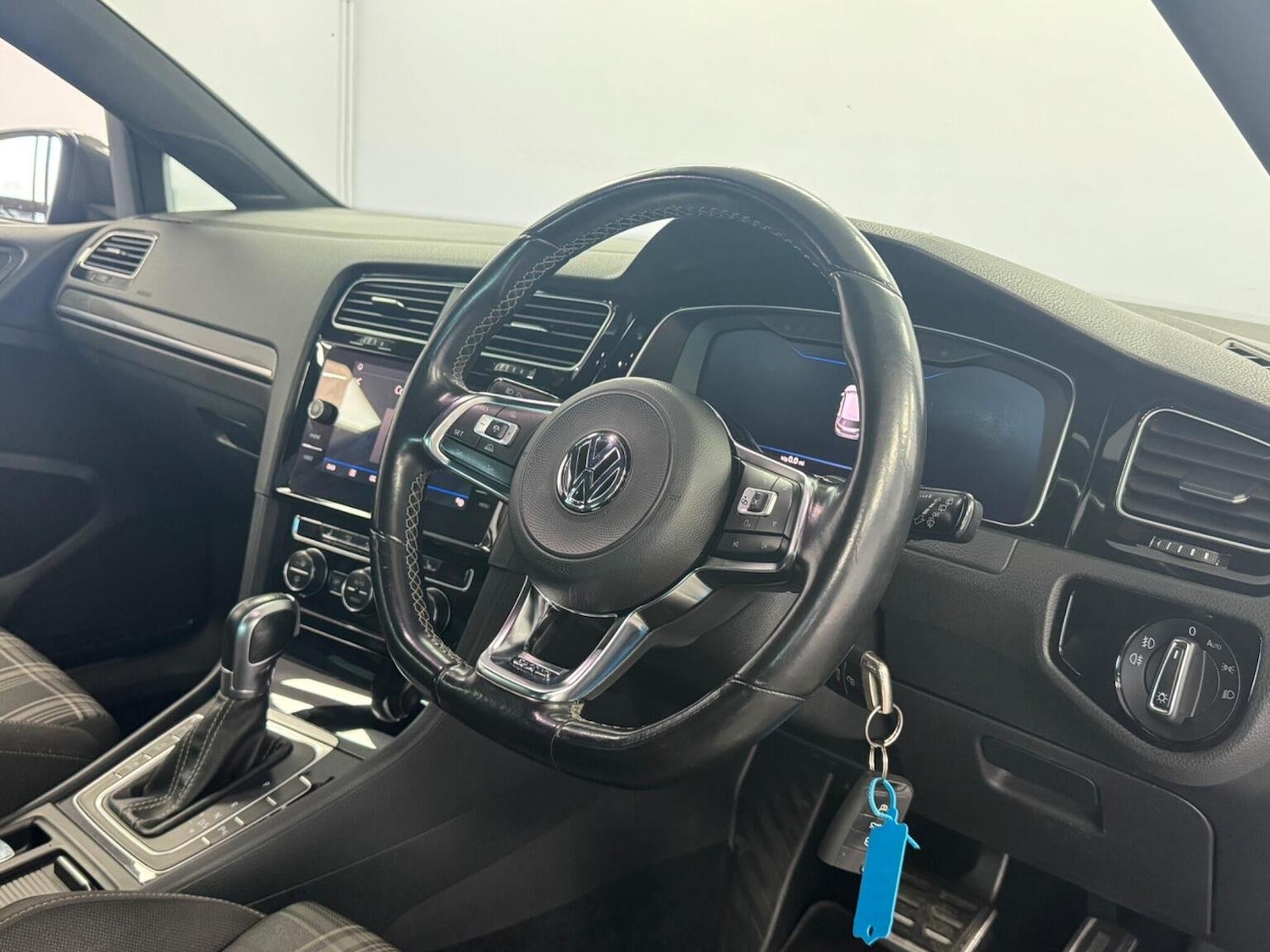 Used Volkswagen Golf 2018 for sale - 76397071: Photo 6