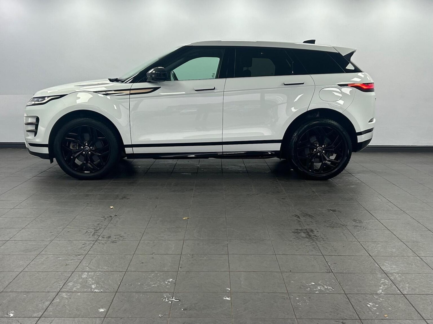 Used Land Rover Range Rover Evoque 2021 for sale - 76986821: Photo 2