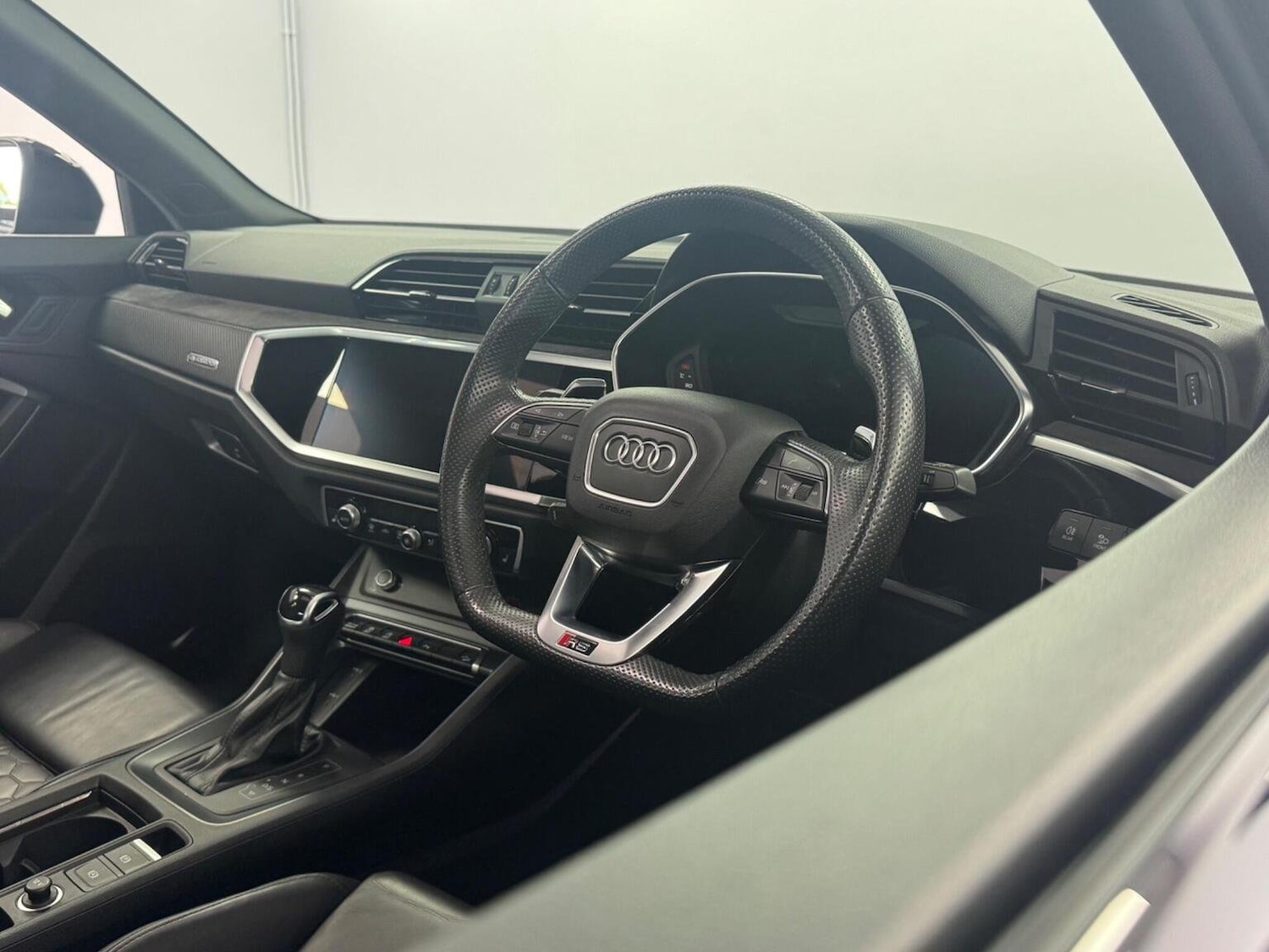 Used Audi RS Q3 2022 for sale - 76107406: Photo 43