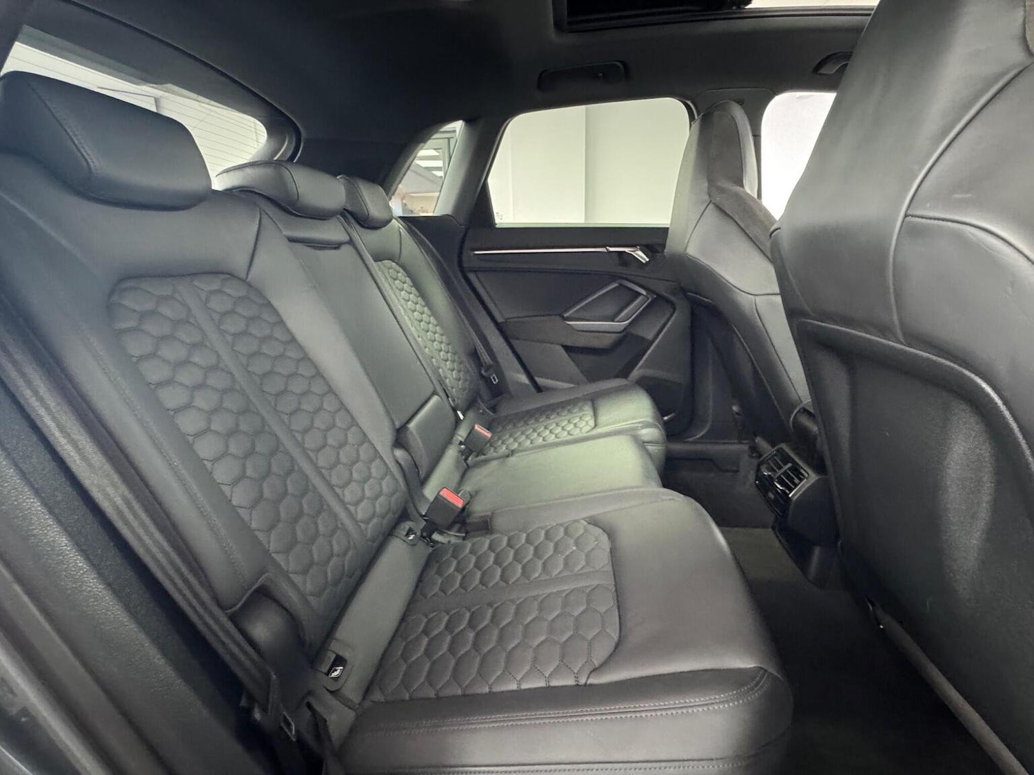 Used Audi RS Q3 2022 for sale - 76107406: Photo 47