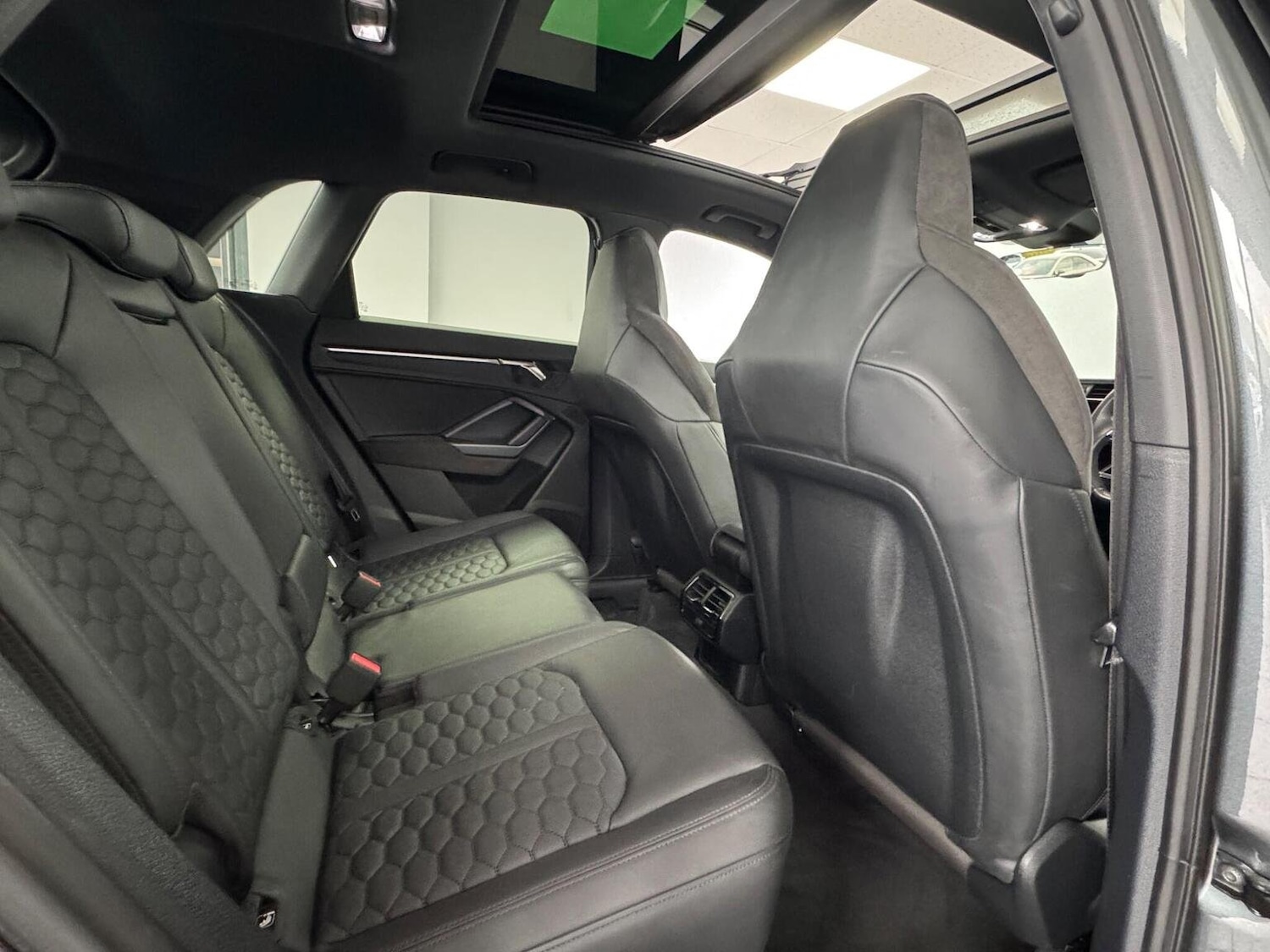 Used Audi RS Q3 2022 for sale - 76107406: Photo 48