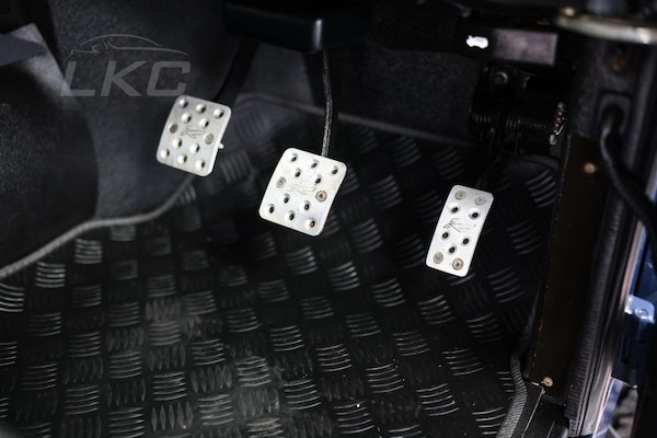 Used Land Rover Defender 110 2014 for sale - 75202540: Photo 15