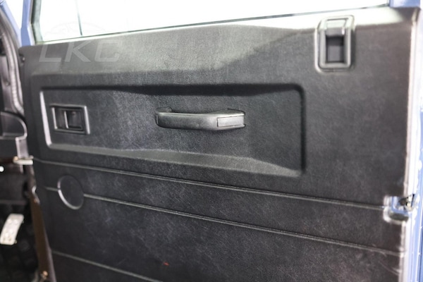 Used Land Rover Defender 110 2014 for sale - 75202540: Photo 16
