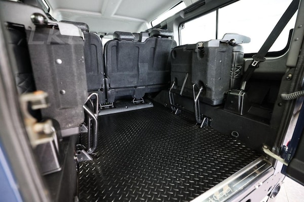 Used Land Rover Defender 110 2014 for sale - 75202540: Photo 39