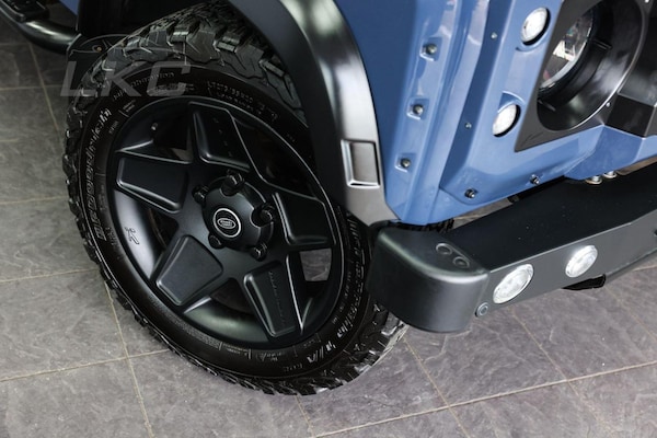Used Land Rover Defender 110 2014 for sale - 75202540: Photo 6
