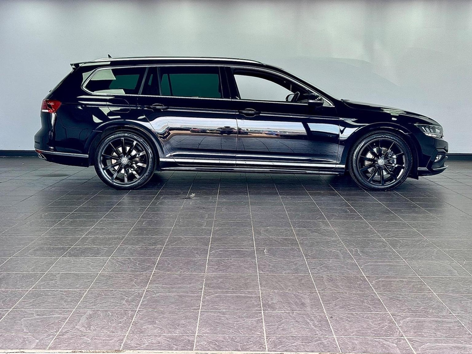 Used Volkswagen Passat 2020 for sale - 76769270: Photo 2