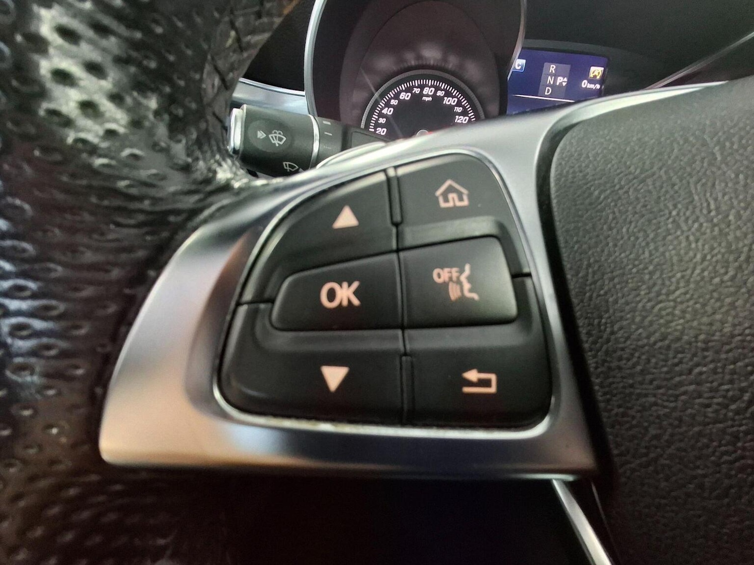 Used Mercedes-Benz C Class 2017 for sale - 77807234: Photo 8