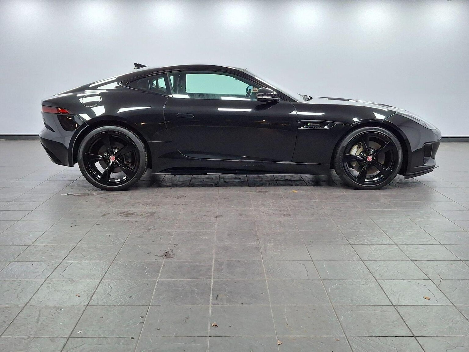 Used Jaguar F-Type 2018 for sale - 76560050: Photo 2
