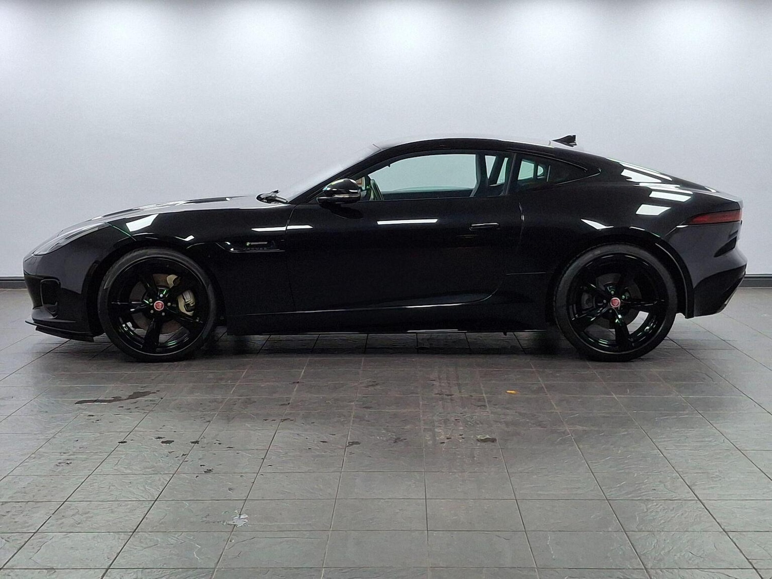 Used Jaguar F-Type 2018 for sale - 76560050: Photo 4