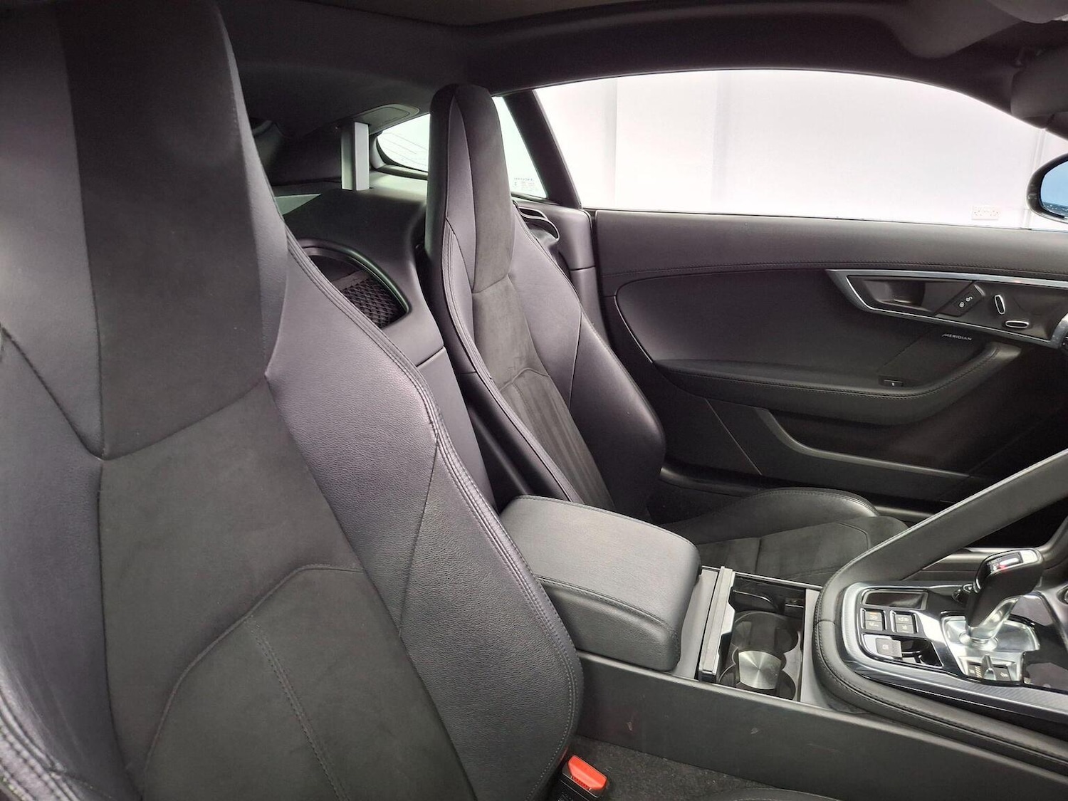 Used Jaguar F-Type 2018 for sale - 76560050: Photo 60