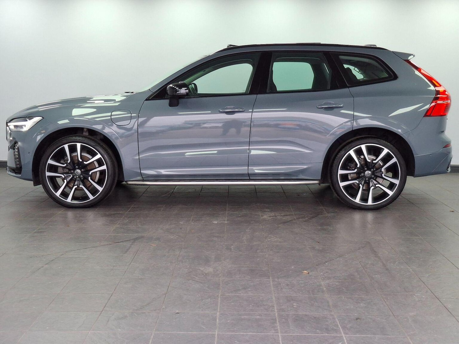 Used Volvo XC60 2023 for sale - 76769868: Photo 16
