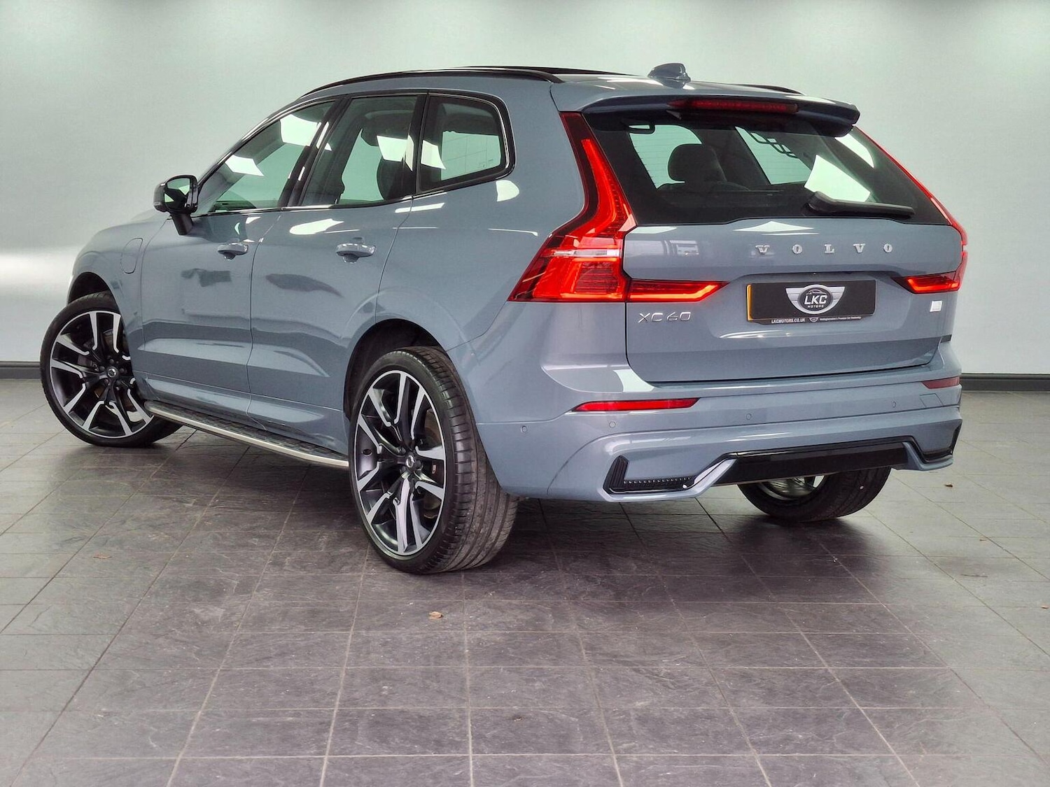 Used Volvo XC60 2023 for sale - 76769868: Photo 17