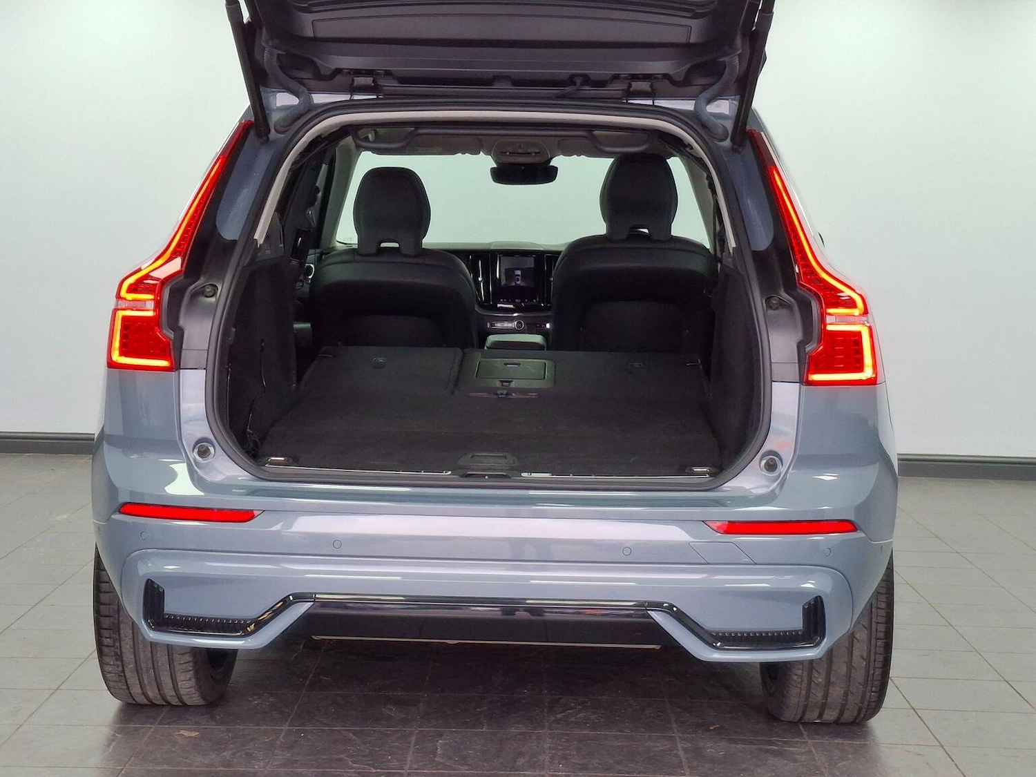 Used Volvo XC60 2023 for sale - 76769868: Photo 35