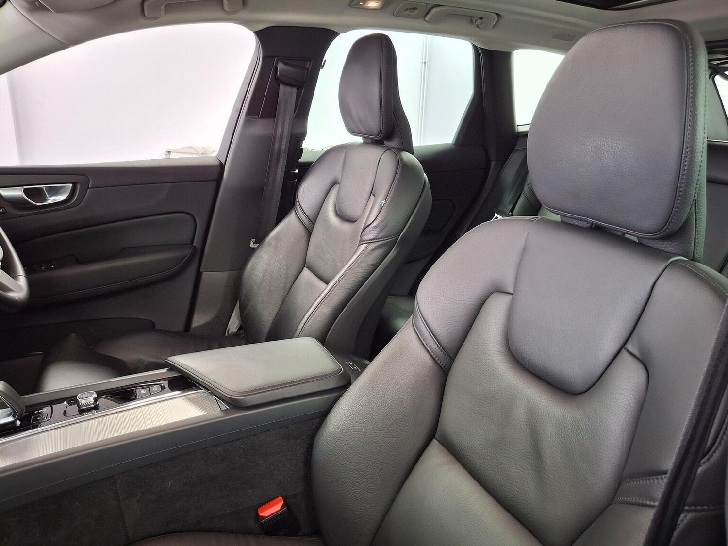 Used Volvo XC60 2023 for sale - 76769868: Photo 52