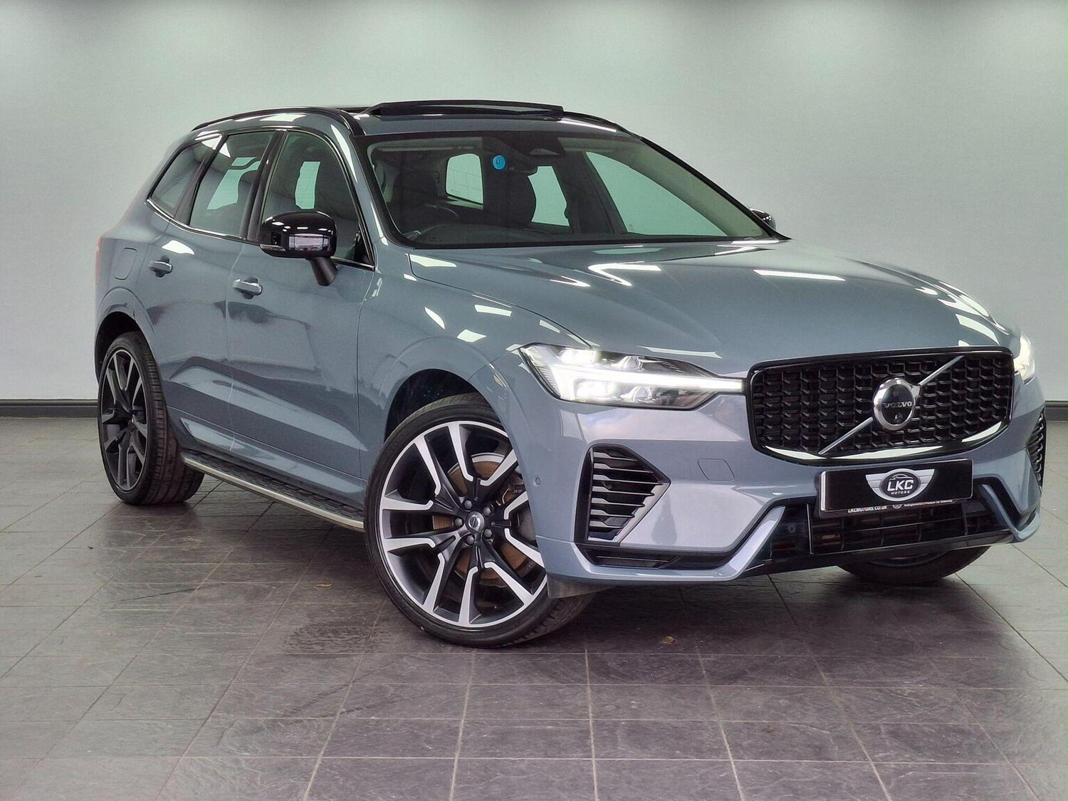 Used Volvo XC60 2023 for sale - 76769868: Photo 57