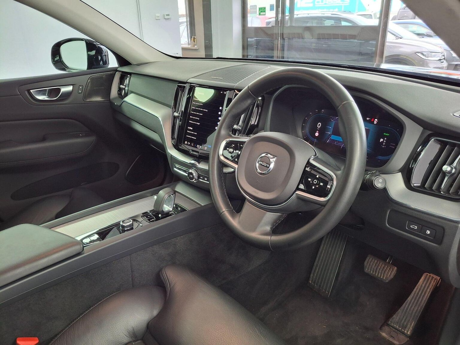 Used Volvo XC60 2023 for sale - 76769868: Photo 6