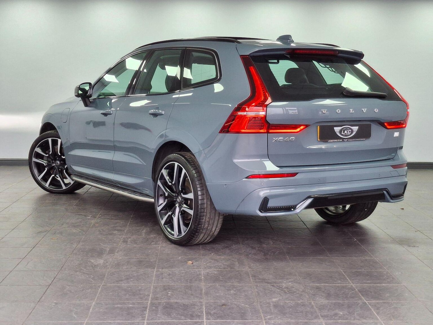 Used Volvo XC60 2023 for sale - 76769868: Photo 62