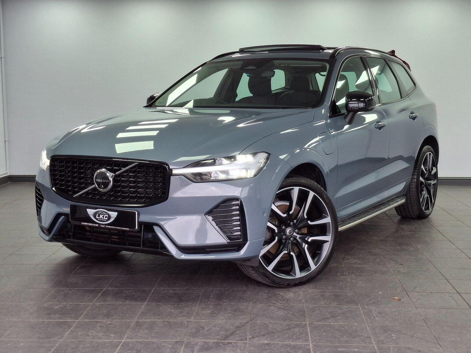 Used Volvo XC60 2023 for sale - 76769868: Photo 63