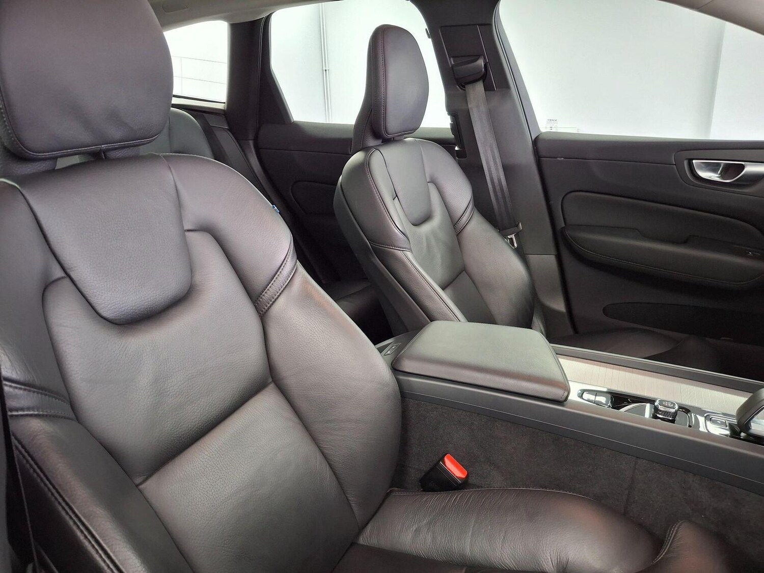 Used Volvo XC60 2023 for sale - 76769868: Photo 75