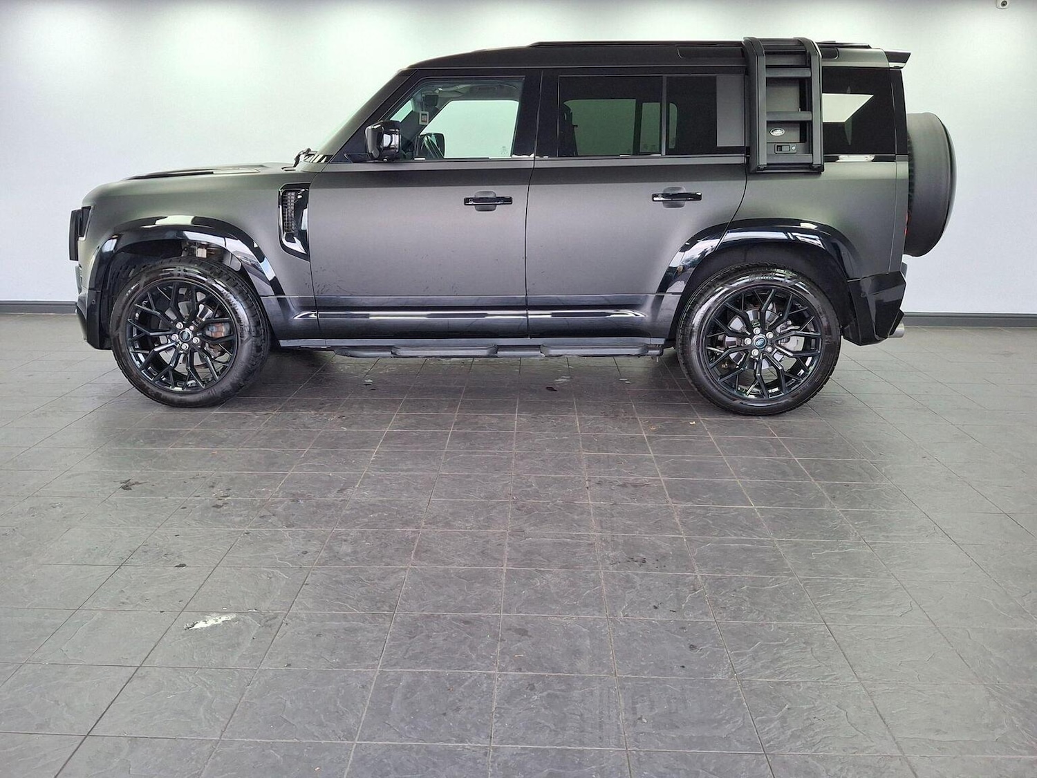 Used Land Rover Defender 2020 for sale - 77028018: Photo 40