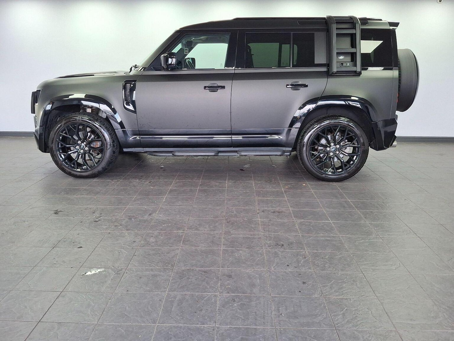 Used Land Rover Defender 2020 for sale - 77028018: Photo 60