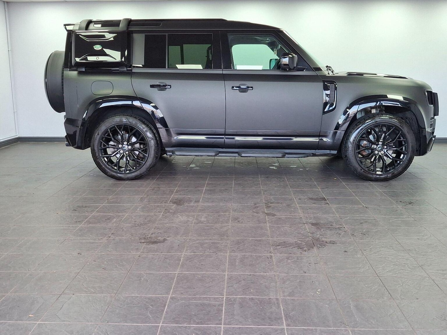 Used Land Rover Defender 2020 for sale - 77028018: Photo 70