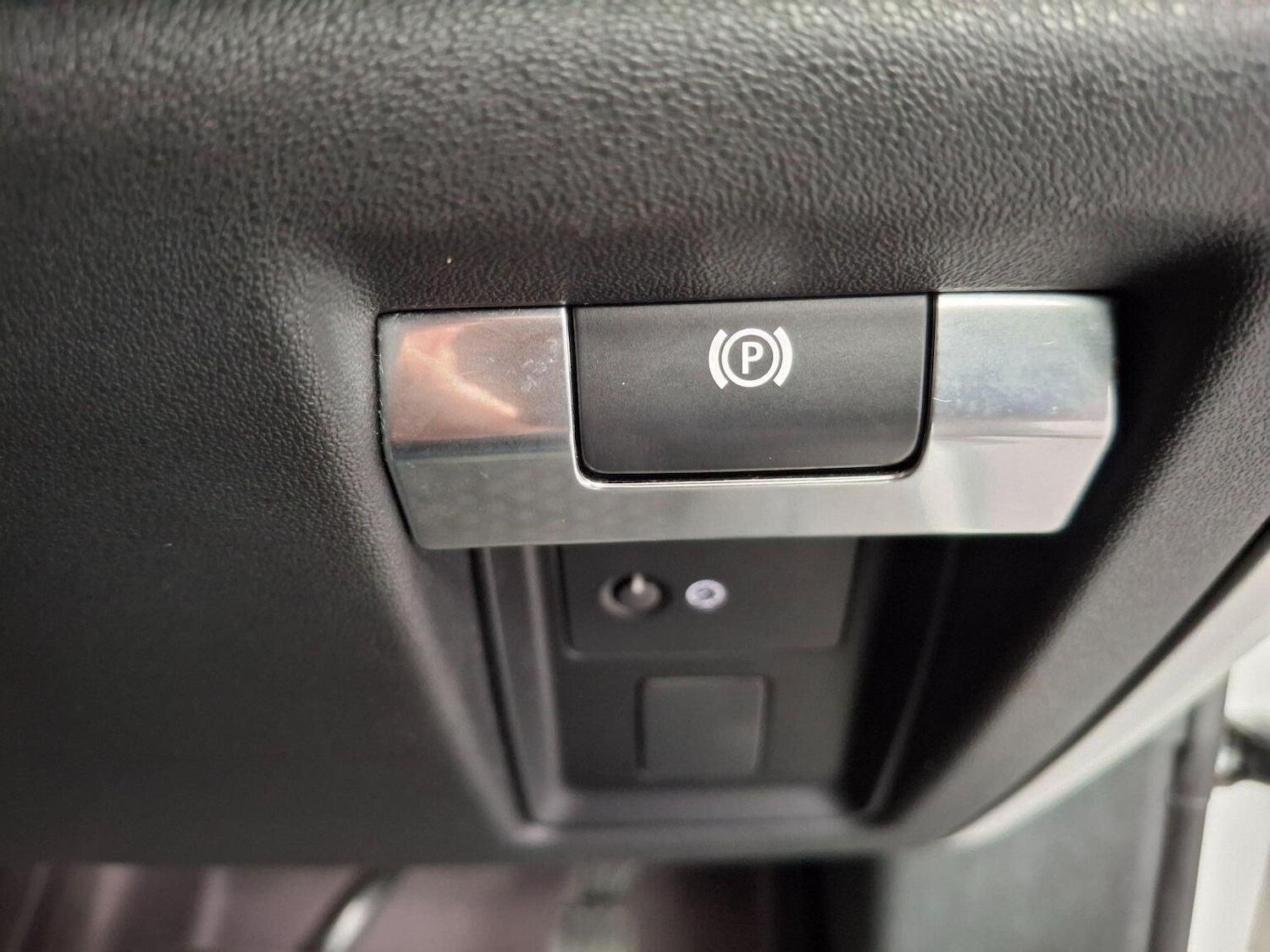 Used Land Rover Defender 2020 for sale - 77028018: Photo 92