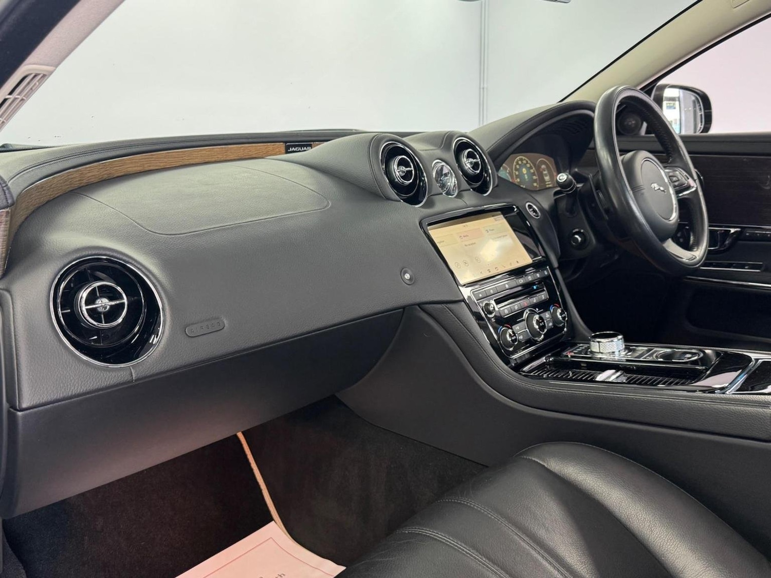 Used Jaguar XJ 2017 for sale - 76794589: Photo 10